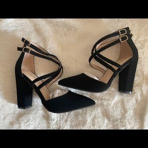*NEW* Double Strap Crisscross Block Heels - Black 5.5